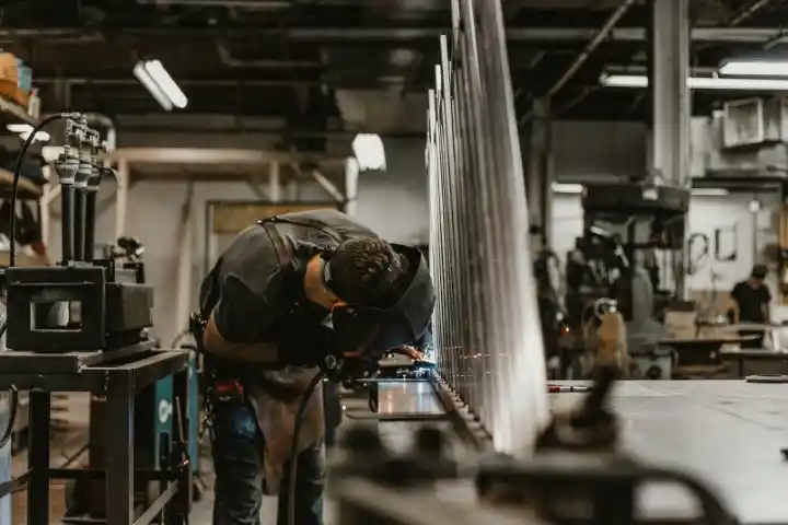 Pourquoi un Site Internet est Indispensable pour les Artisans : Guide Complet